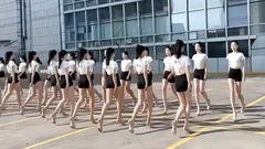亭亭玉立国色天香九月天