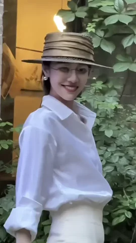 聂小雨黑皮衣5分多钟视频原版在哪里看