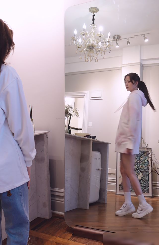 光胸美女